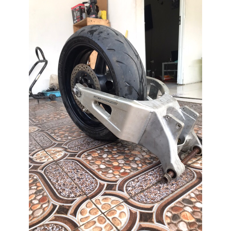 swing arm cbr 600