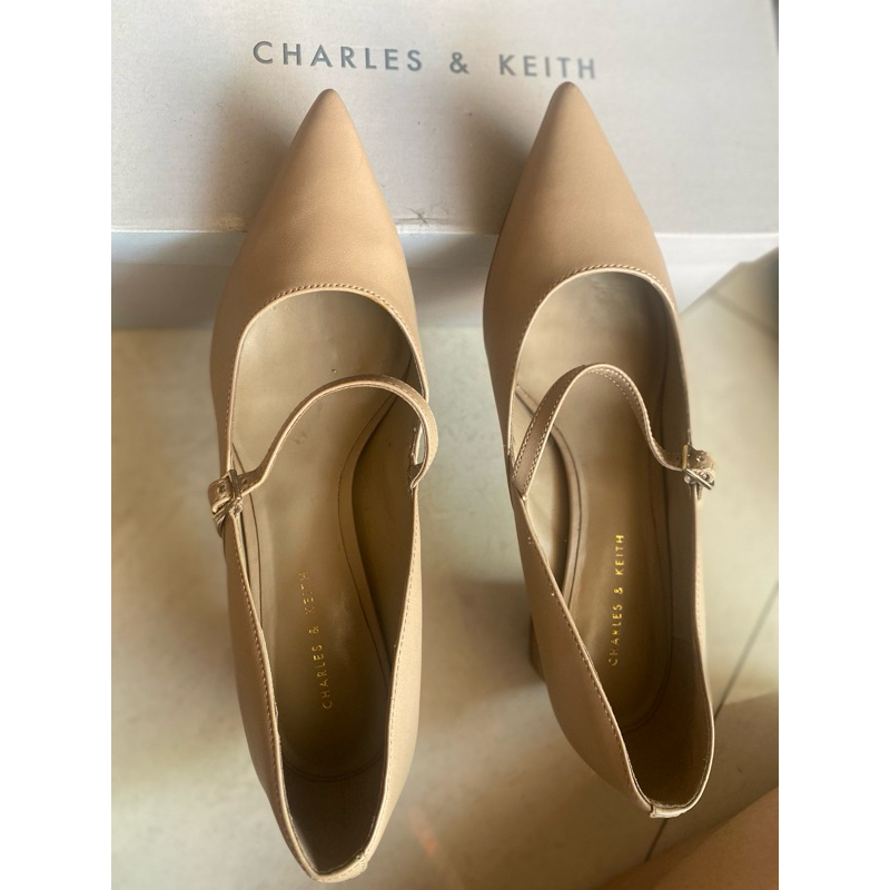 sepatu charles and keith