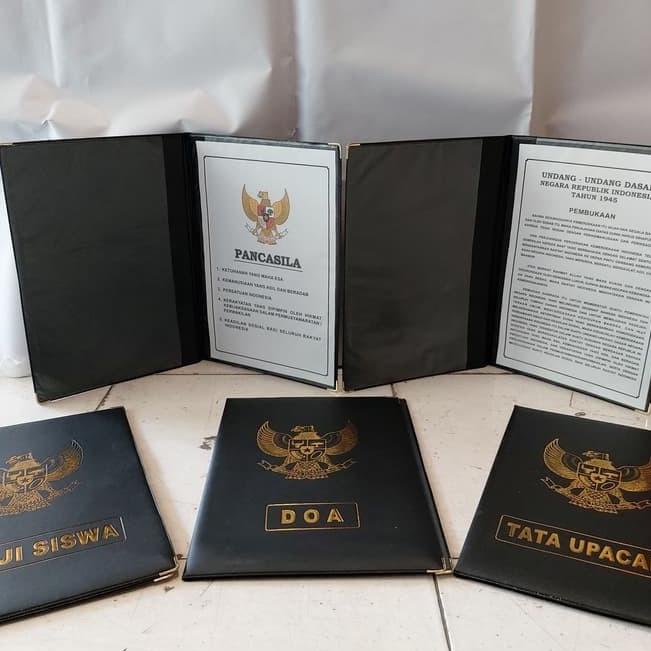 

Terjangkau Perlengkapan map Upacara tanpa Slempang