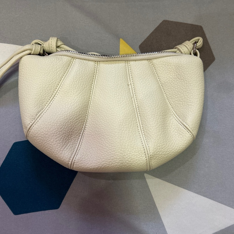 tas slempang wanita warma putih kulit sapi asil