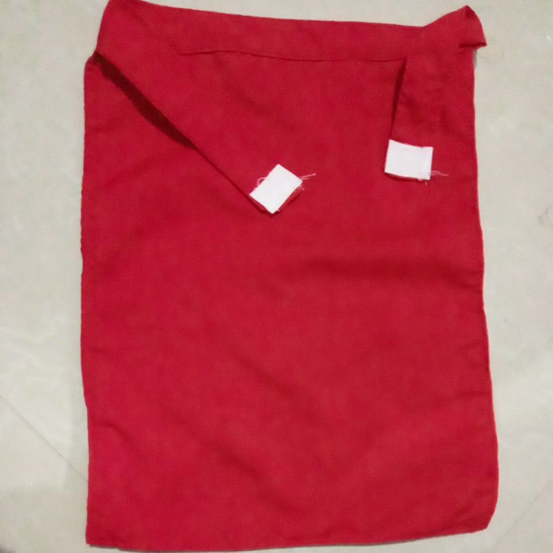 syal merah polos-syal paskibra