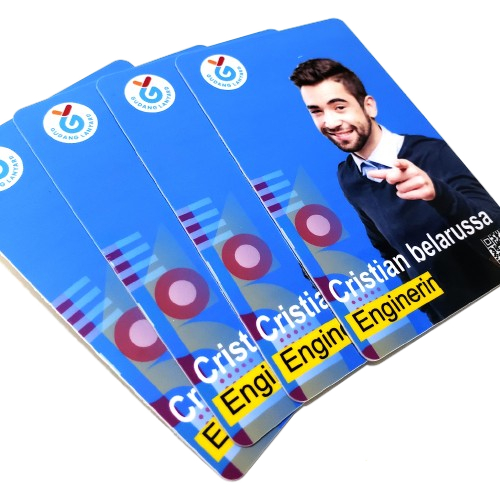 

Cetak Id card Bahan Pvc,kartu member pake Poto dan barcode desain custome,name tag