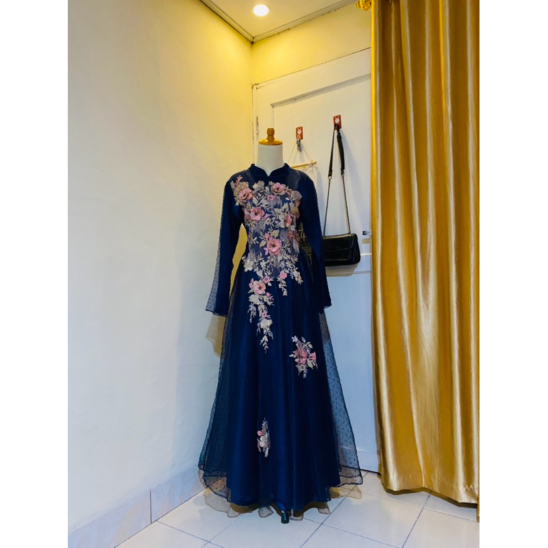 Gaun pesta biru dongker bunga bunga preloved