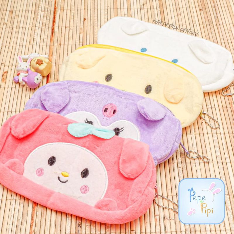 

Penamanda.co✏️ Kotak Pensil Plushy Sanrio Model Tangan
