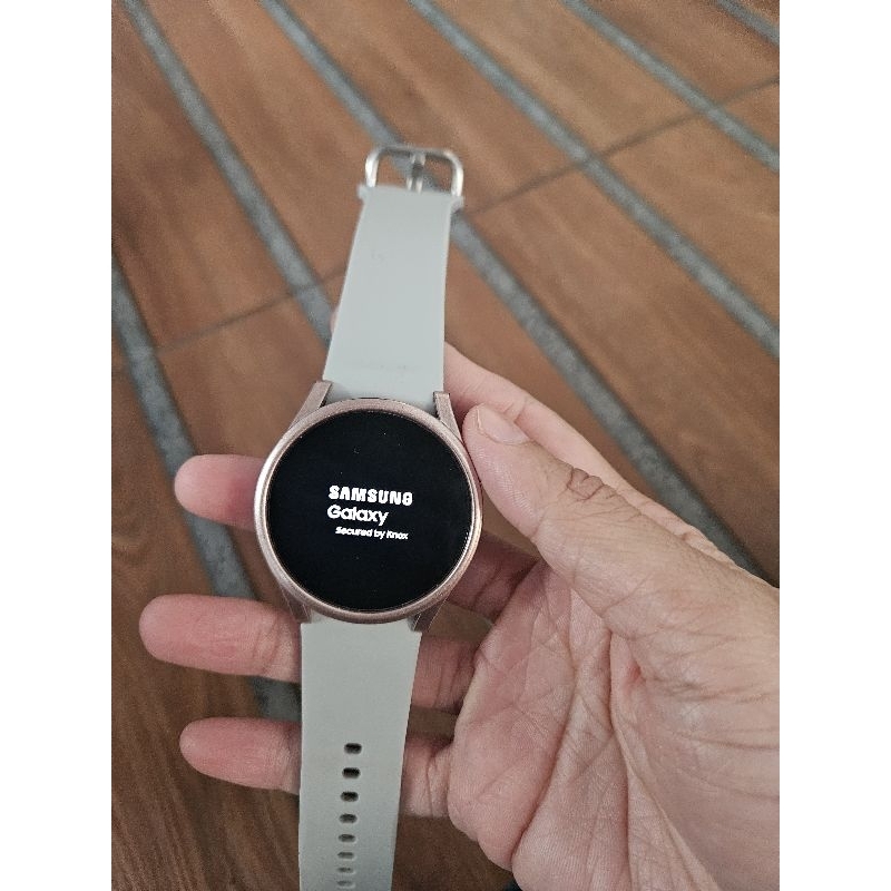 Samsung Galaxy Watch 4 - smart watch - preloved