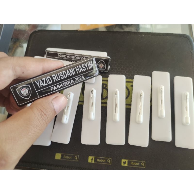 

Nametag(Papan Nama Dada)