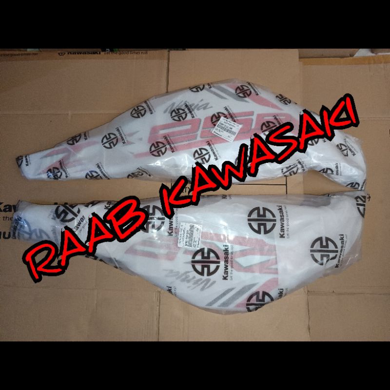 cover fering atas putih stiker merah se set zx25r 2021 original kawasaki