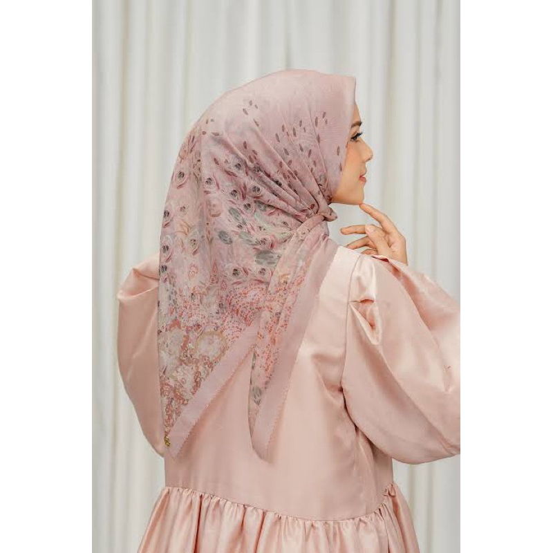 Buttonscarves Edera 2.0 Flamingo NEW