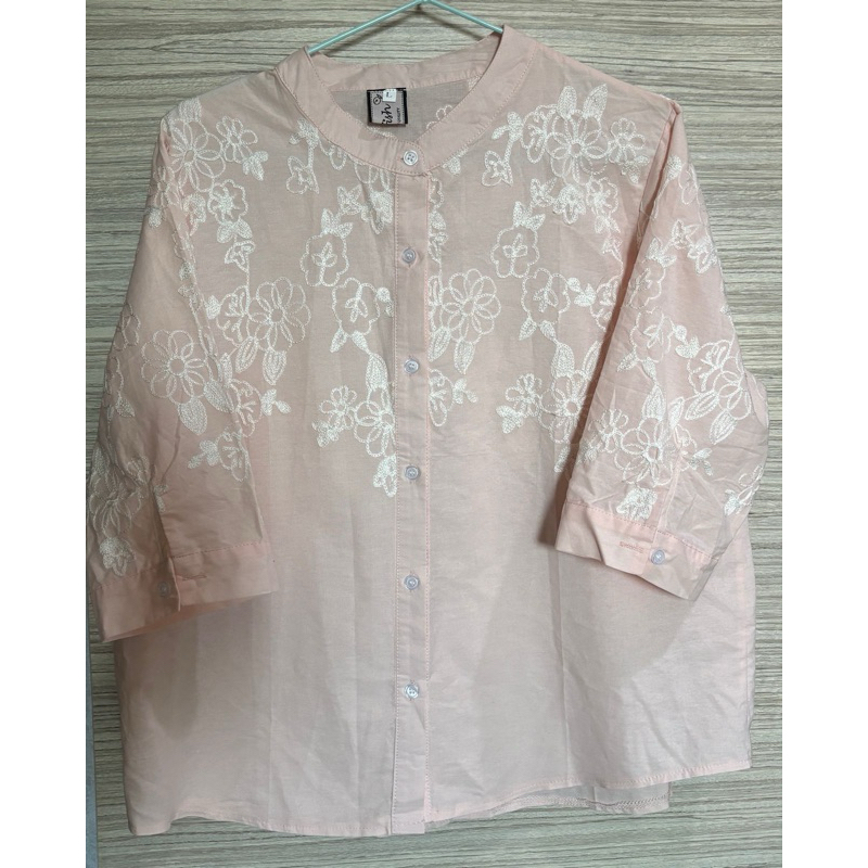 Blus bordir dari OFFISH Bangkok