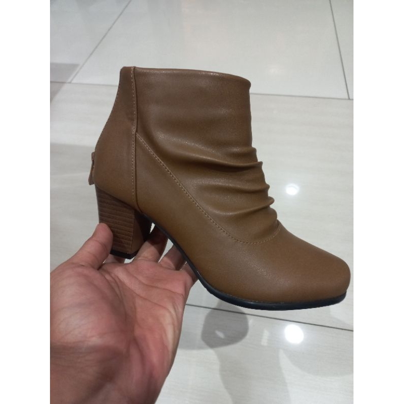 SEPATU BOOTS WANITA LAVIOLA