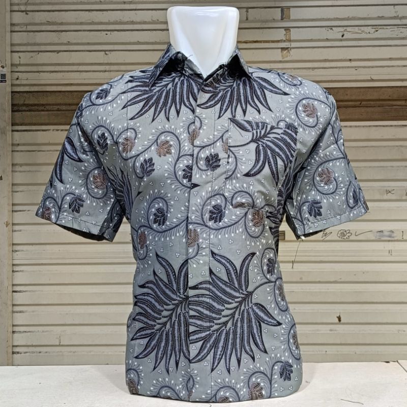 Fatih Batik Medan - Batik Pria Lengan Pendek Abu Tua HM7737 Seragam Batik Cowok Pesta Pernikahan Dan