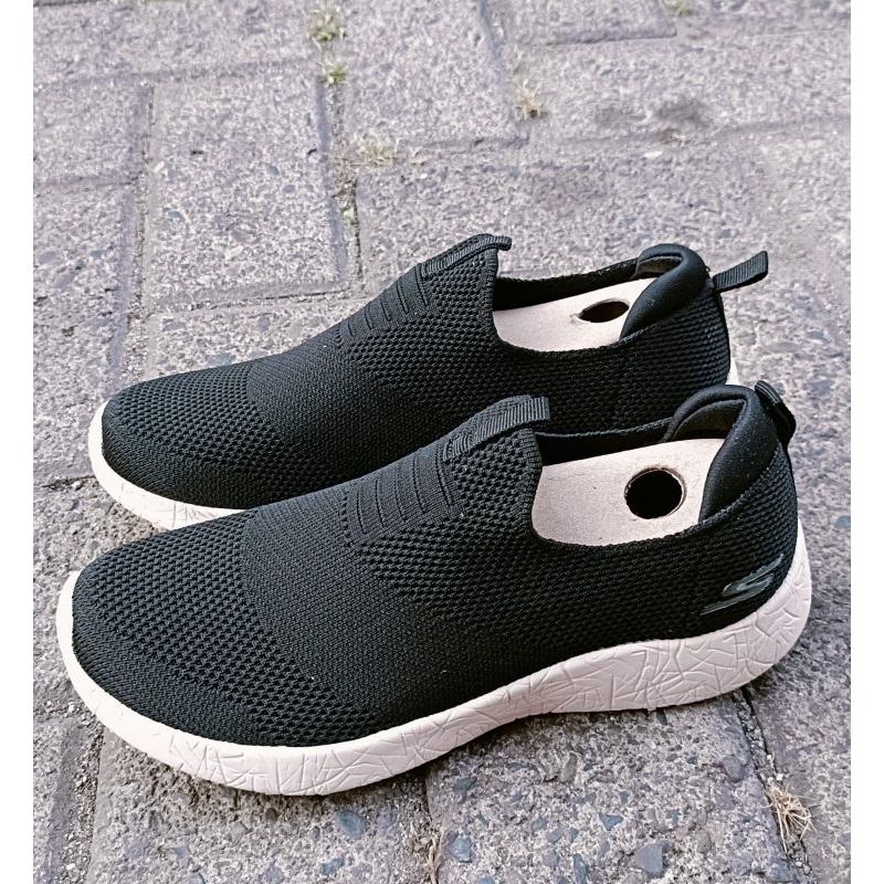 Sepatu wanita sekolah Skechers/ Skechers wanita / Skechers pria/ Skechers/ sepatu sekolah / Pria / w