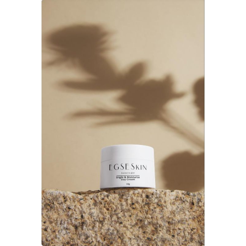 Egseskin Bright & Moisturize Day Night Cream