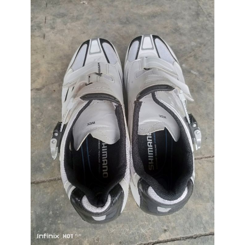 For sale sepatu cleat roadbike Shimano r088 size 44 kondisi bekas