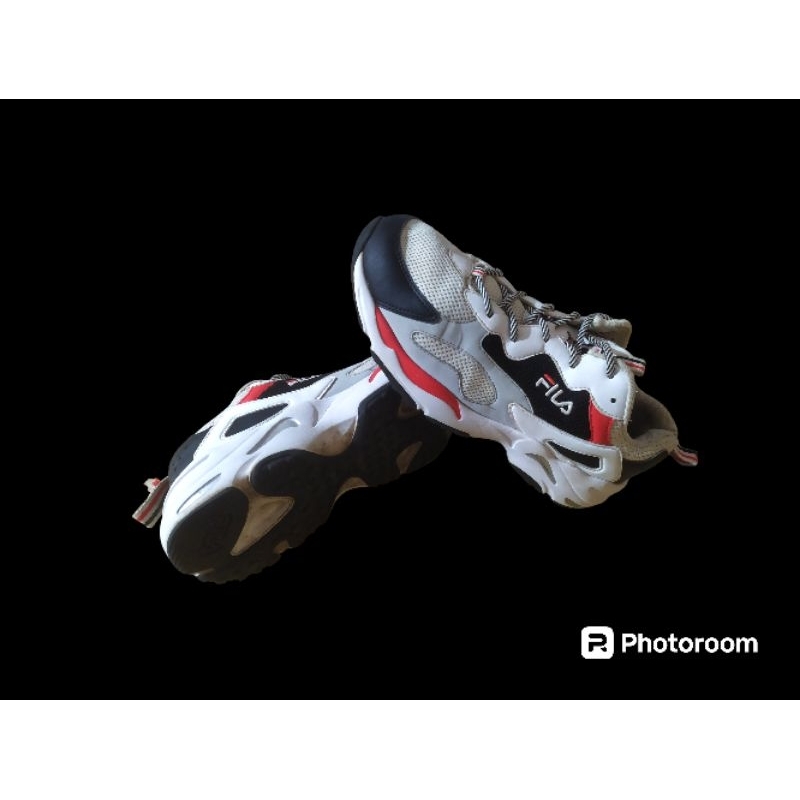 sepatu pria sport /sneakers fila pria/sepatu fila second