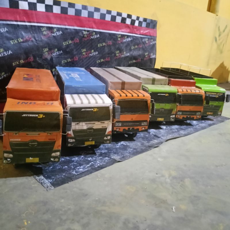 Mainan Truk Hino Lohan 500 Mitsubishi Fuso Tronton ukuran 50cm