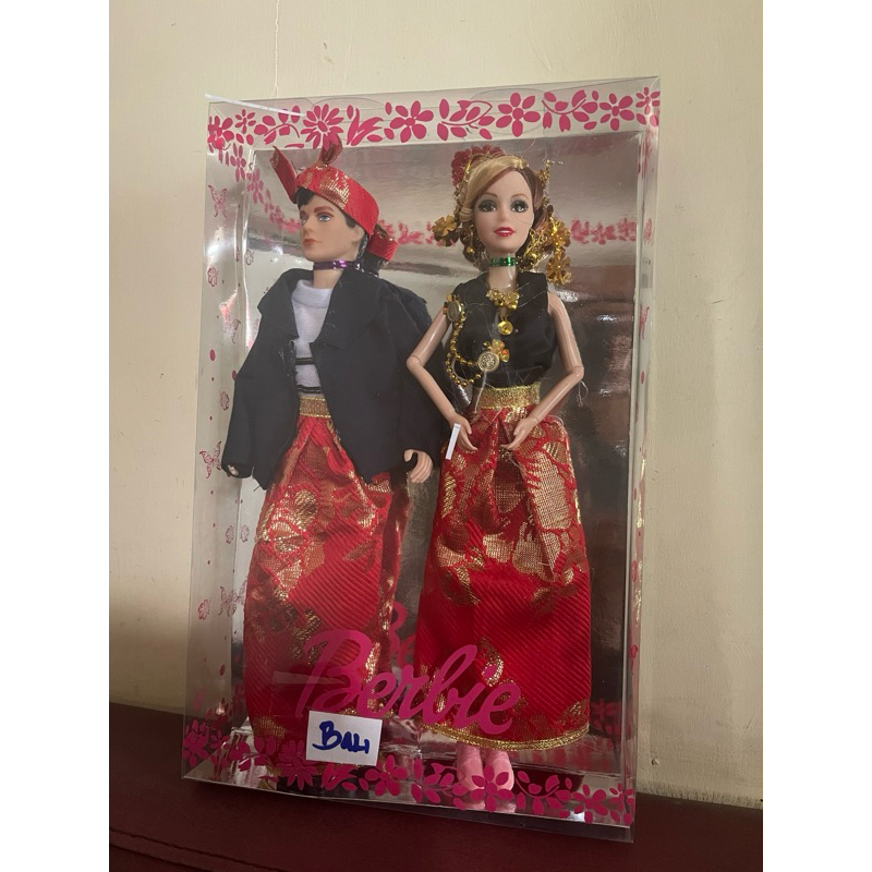 Boneka pengantin modern Bali