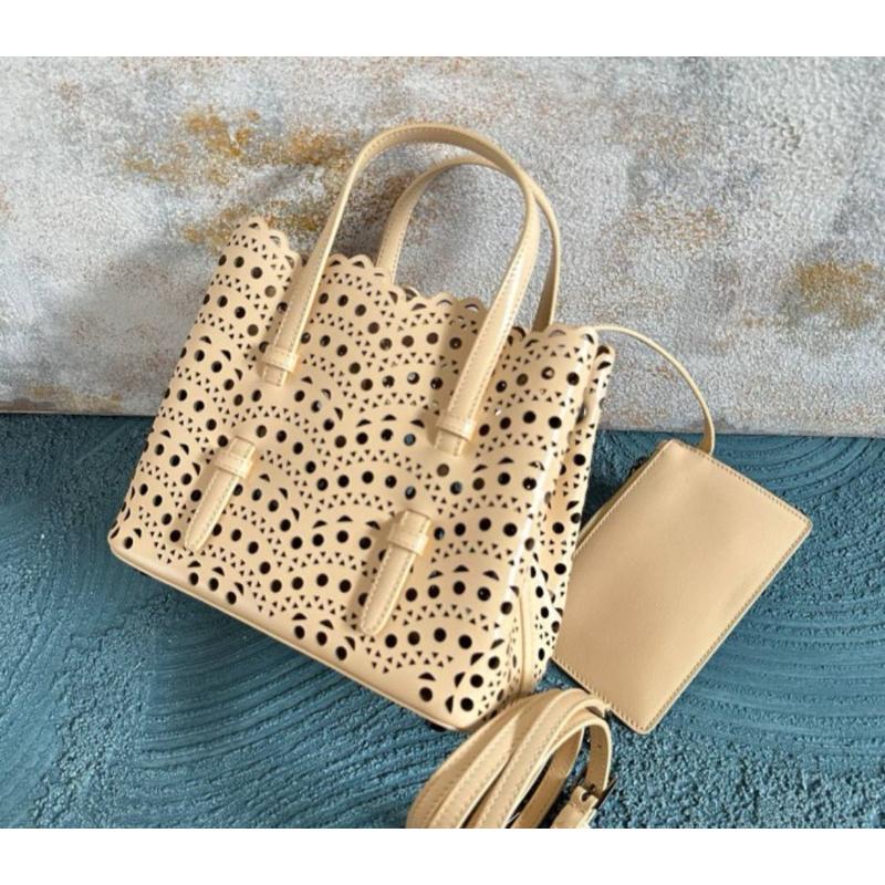 (READY STOCK) ALAIA MINA 25 VIENNE WAVE CUT TOTE BAG IN DUNE - ORIGINAL