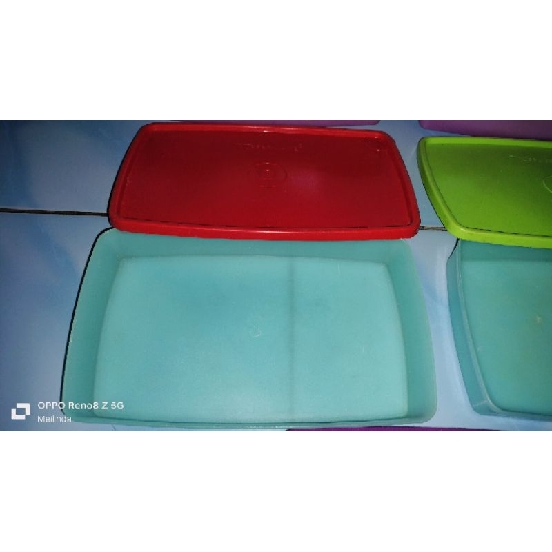 Tempat Untuk Cemilan/Untuk di kulkas/Untuk di frezer Tupperware Second