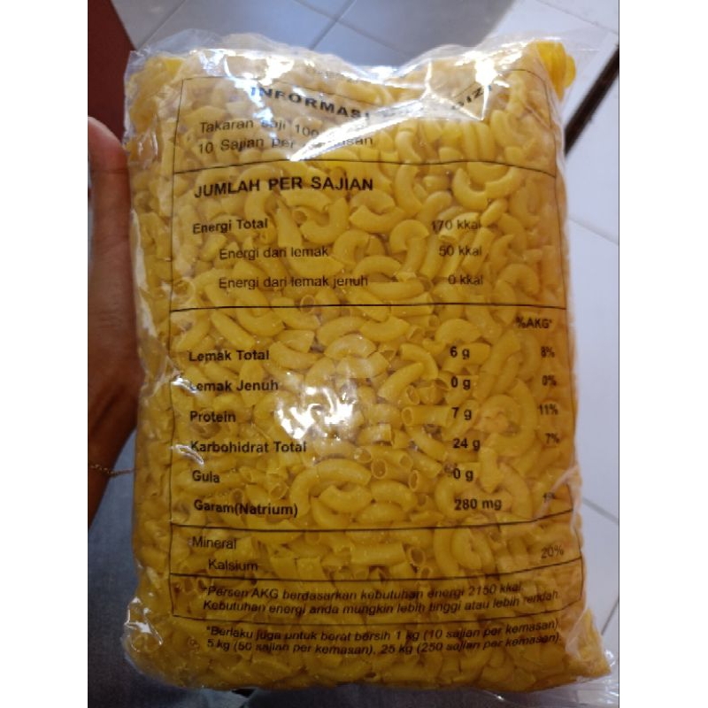

Grosir kerupuk-Makaroni kuning 1kg