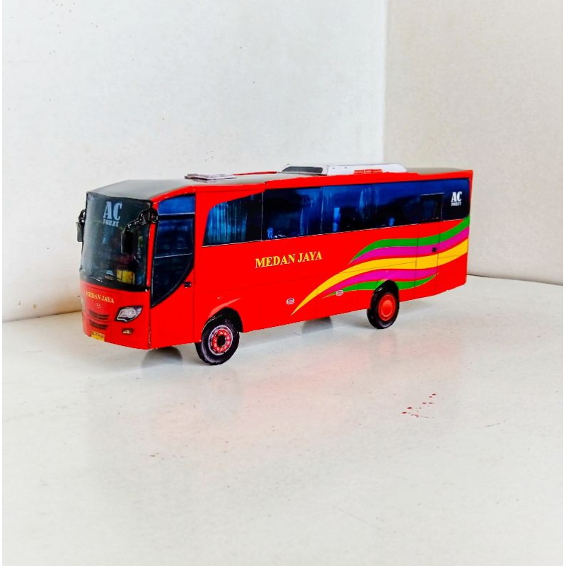 Miniatur Bus Kertas PO Medan Jaya, Skala 50, Panjang 19 cm, Medium Bus