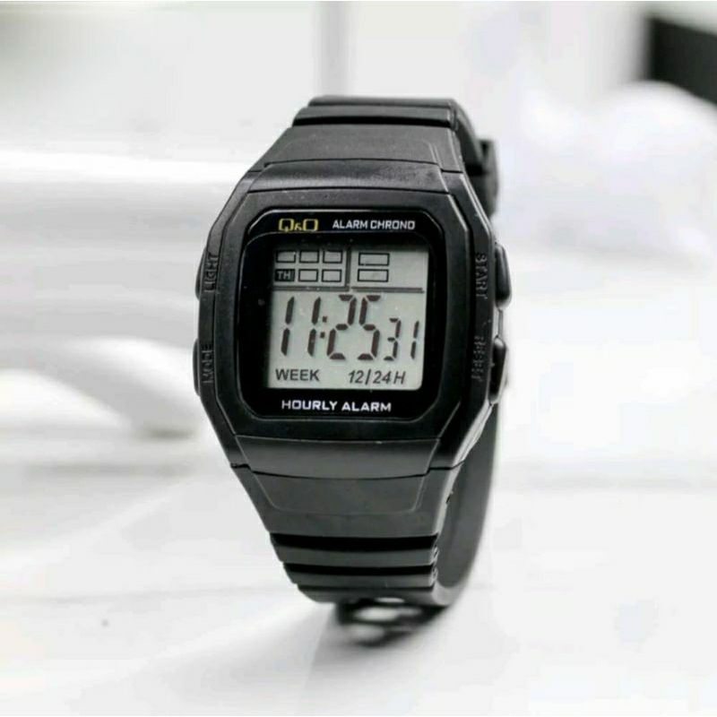 Jam Tangan Pria QQ Digital Sport Jam Tangan Pria Tali Rubber Free Batrai Cadangan
