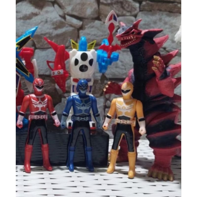 mainan robot power rangers Ultraman monster super hero