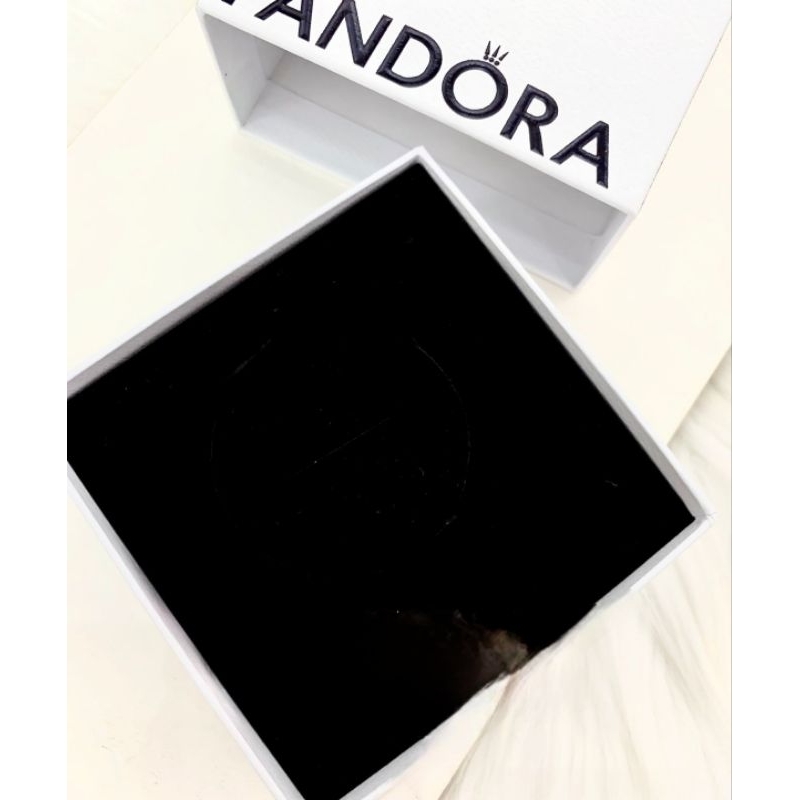 

Box Gelang Branded Band Kotak kado kotak Gelang Merek merek sesuai foto ☝️