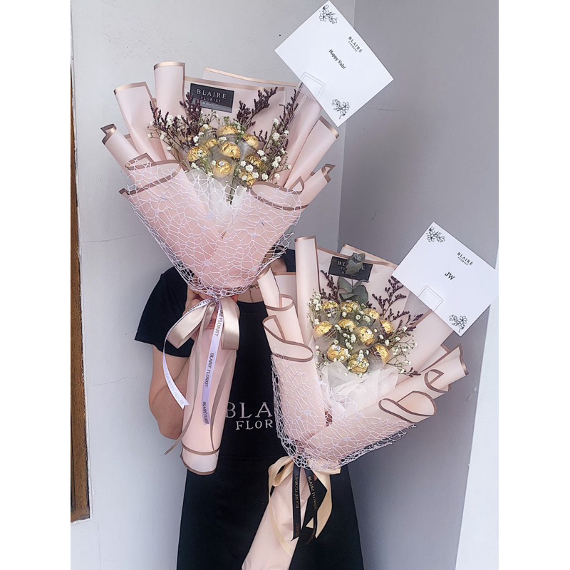 

Xmaster BUKET COKLAT FERRERO ROCHER BUKET ASLI FERRERO ROCHER BUKET VALENTINE FREE BABYBREATH