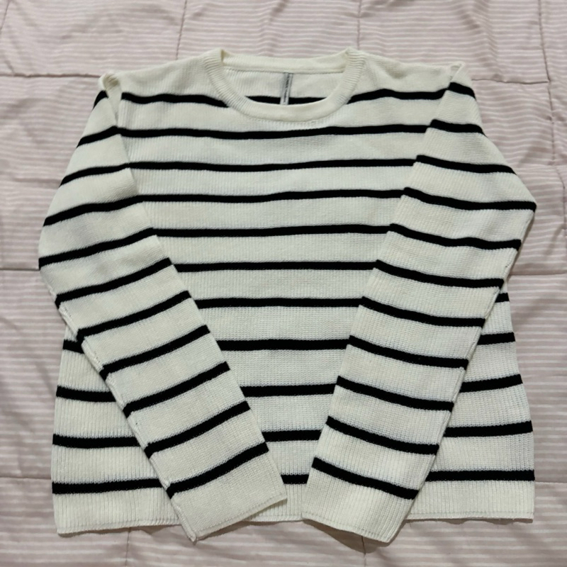 [Preloved] Sweater rajut motif garis-garis