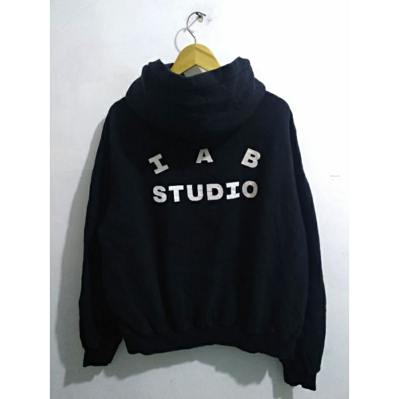 Hoodie "IAB Studio"