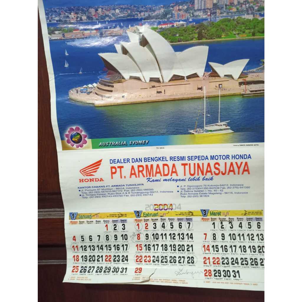 

Koleksi Pajangan Jadul Kalender Tahun 2004 PT ARMADA TUNASJAYA