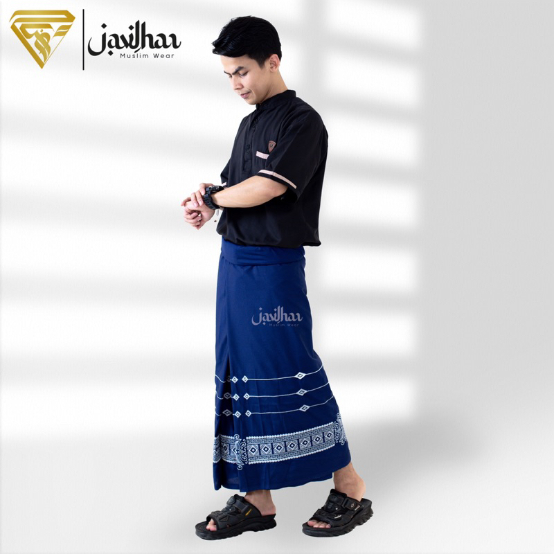 Sarung Wadimor Bordir Warna Navy Motif Pintu Aceh