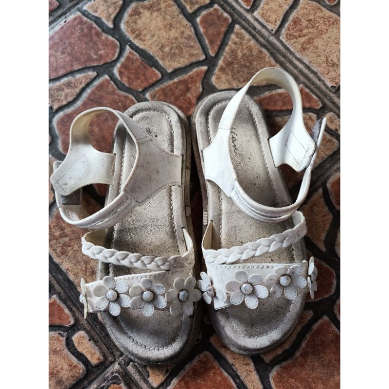 Sandal Anak Putih Size 35