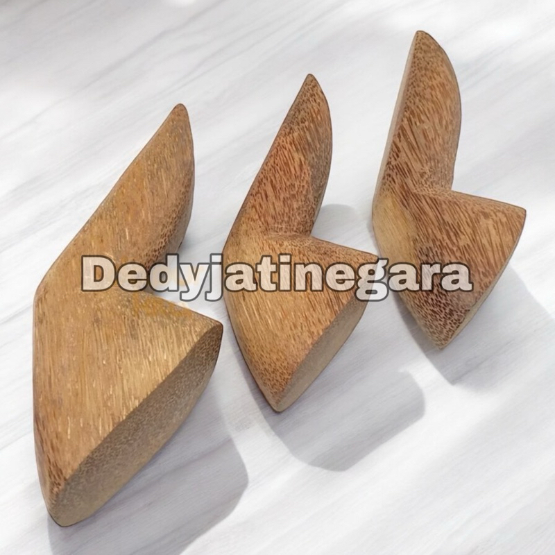 Ulekan Kayu Kelapa