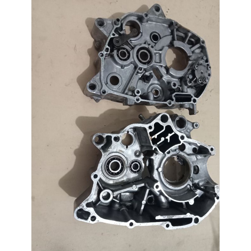 blok crankcase rengkes krengkes tengah kiri kanan Revo fit fi Revo absolute Blade 110 karbu