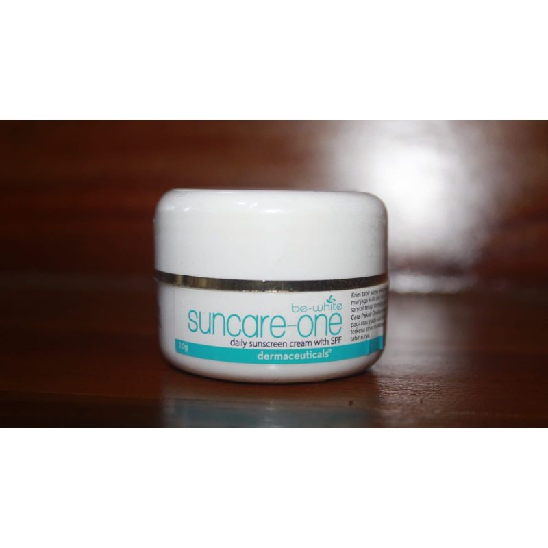 Suncare one Be-White ( krim pagi, siang SPF 15 )