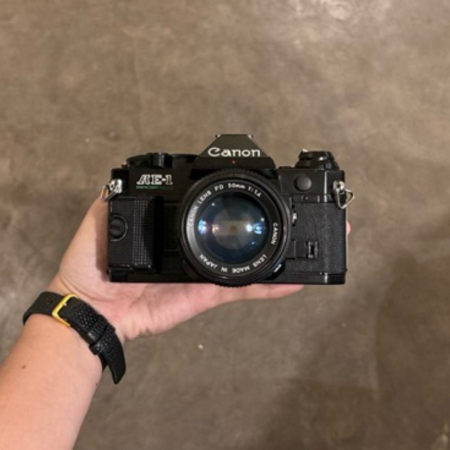 Canon AE-1 Program Black (rare) & lensa New Canon FD 50mm F1.4 SUPER MULUS ISTIMEWA