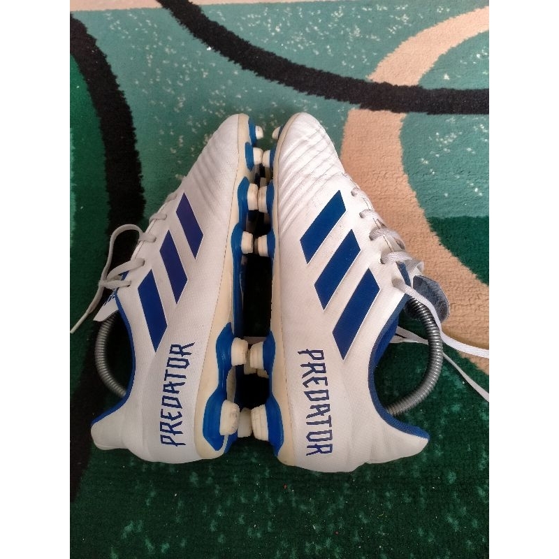 SEPATU BOLA ADIDAS NO 43 SECOND BEKAS ORIGINAL