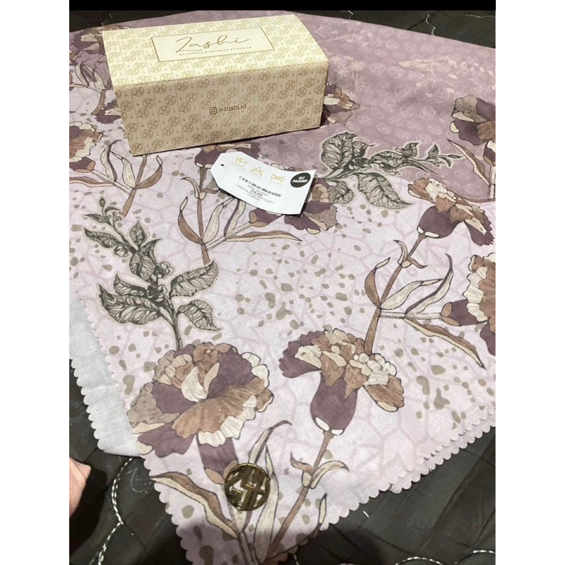 Hijab segi 4 Zashi (Zaskia Sungkar X Shiren Sungkar)