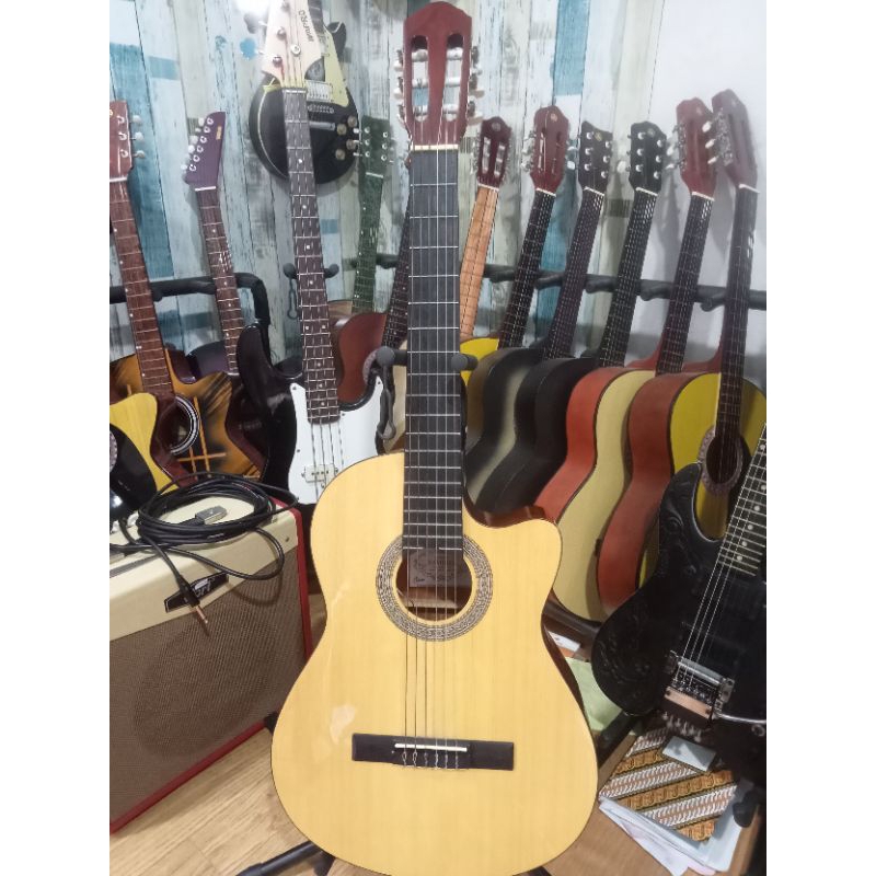 OLSHOP BANJARMASIN -Gitar akustik elektrik original Antonio ramirez ACE100C NAG LIKENEW FREE TAS