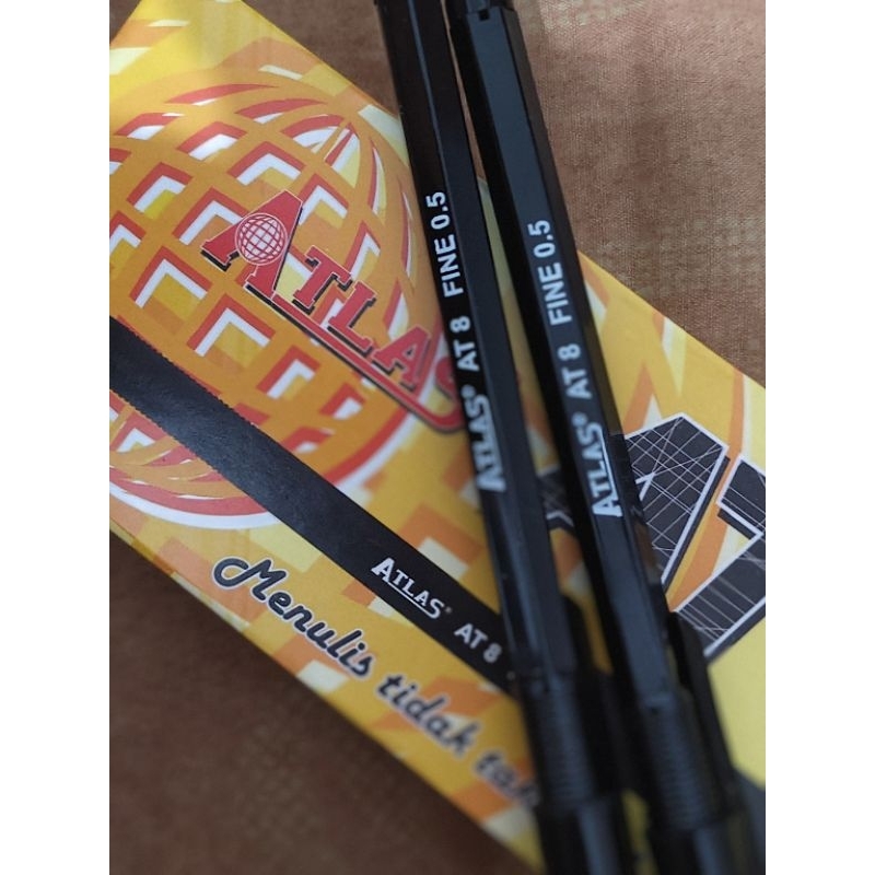 

Pulpen Atlas AT8 (Hitam)