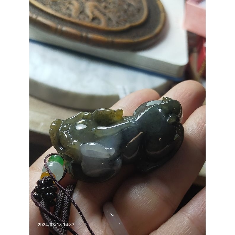 Kalung Liontin Giok Burma Pixiu besar bersertifikat