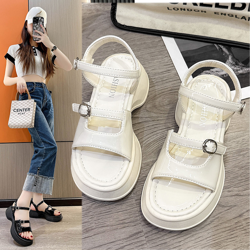 Sepatu Sandal Wanita Terbaru Premium Murah Import Sendal Pantai Harian Hitam Putih Polos Kulit Gespe