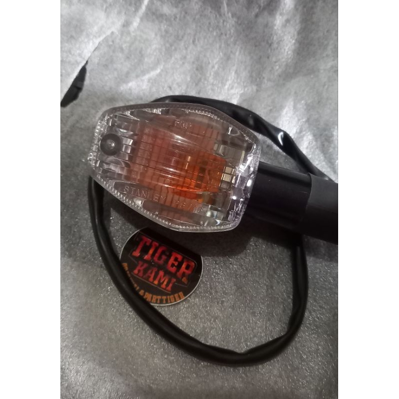 Lampu sein sen rihting reteng original tiger revo belakang kiri atau kanan depan