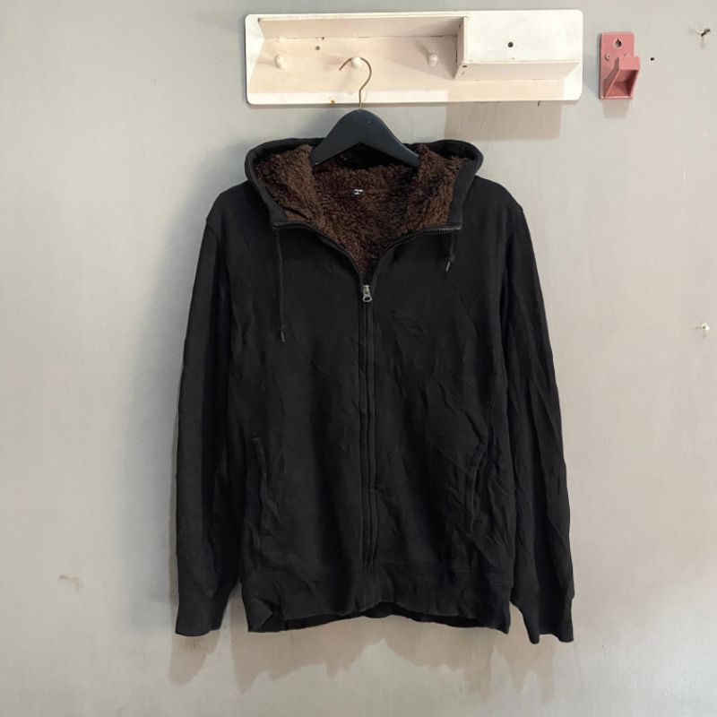 Zip hoodie uniqlo sherpa hitam / zh UNIQLO hitam