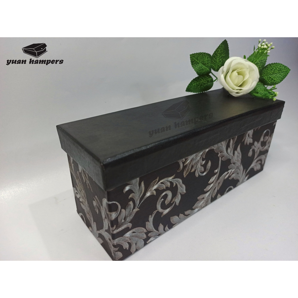 

[28x10x12] Hardbox Hitam Motif Hardbox Custome / Kotak Kado || FREE KERTAS CACAH DAN KARTU UCAPAN