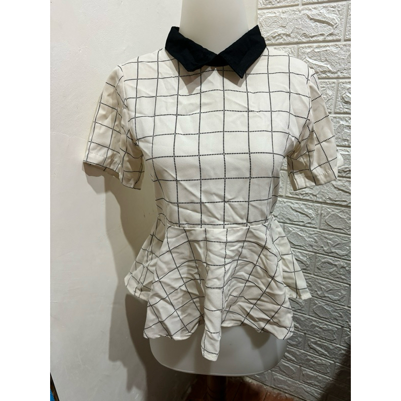 Peplum crop berkerah kemeja kotak preloved
