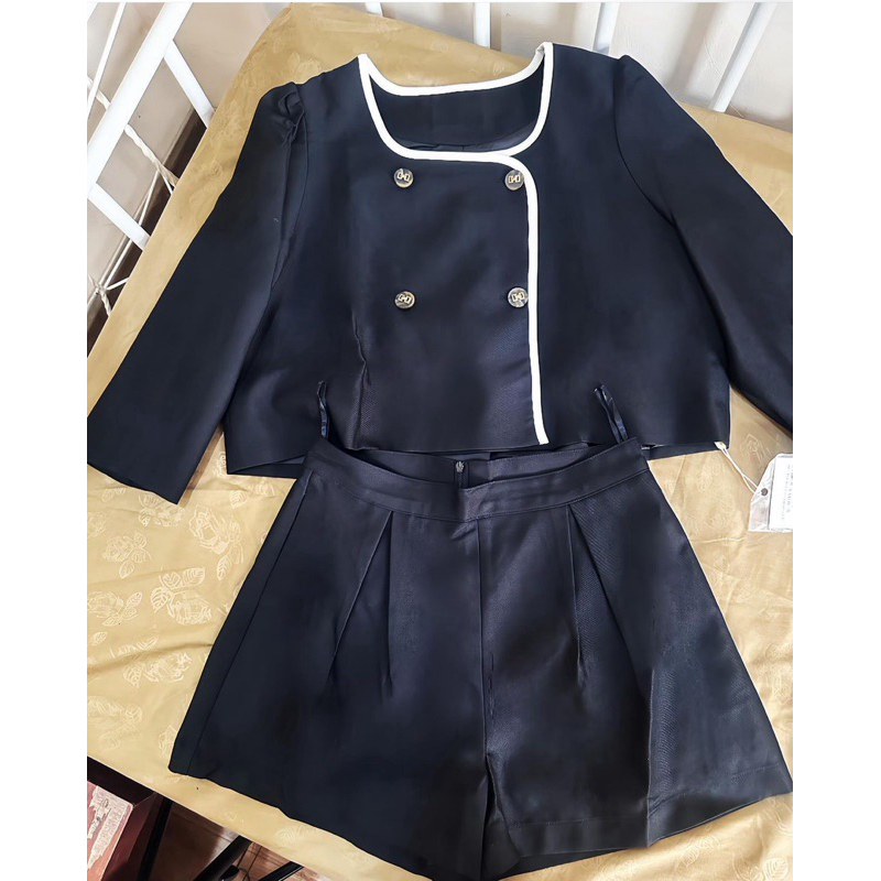 One Set blazer crop + celana pendek bahan tebal premium