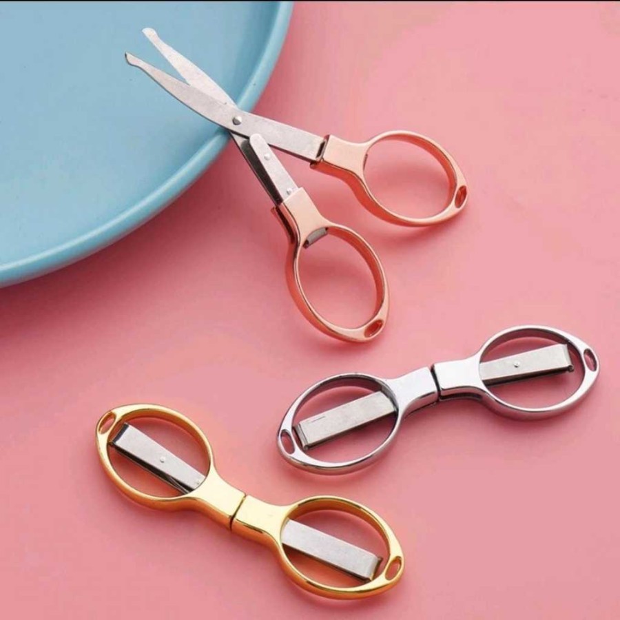

Gunting Lipat Portable Stainless Steel Gunting Travel Folding Scissors Gunting Mini Lipat Model Kacamata RANDOM